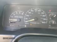 ✅ 1997 Chevrolet Silverado 1500 • VIN: 2GCEC19M8V1140768 • Lot: 82416735. Wystawiony na Copart z przebiegiem 156 095 mil. Bezpłatny archiwum sprzedaży aukcyjnych z USA i szczegółowy raport historii pojazdu na DreamBid. Zdjęcie 9.