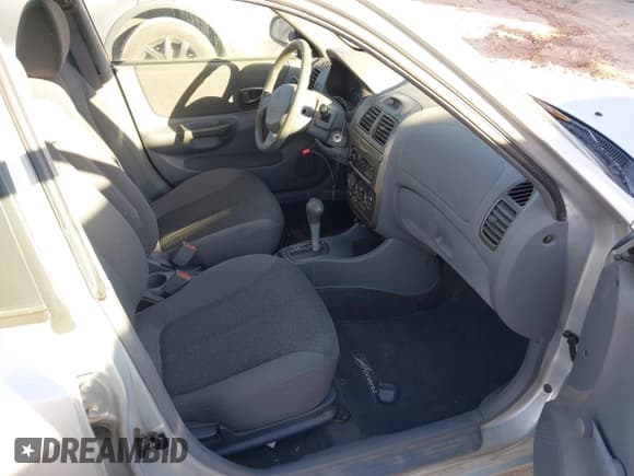 ✅ 2001 Hyundai Accent GL • VIN: KMHCG45C91U199669 • Lot: 43530270. Wystawiony na IAAI z przebiegiem 57 149 mil. Bezpłatny archiwum sprzedaży aukcyjnych z USA i szczegółowy raport historii pojazdu na DreamBid. Zdjęcie 5.