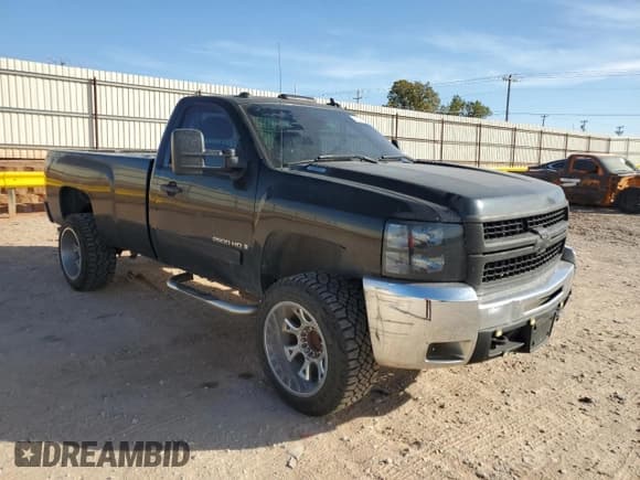 ✅ 2007 Chevrolet Silverado 2500HD Work Truck • VIN: 1GCHC24K27E583766 • Лот: 92220785. Опубликован ранее на Copart с пробегом 134 625 миль. Бесплатный доступ к архиву аукционных продаж из США и подробный отчёт об истории автомобиля на DreamBid. Изображение 4.