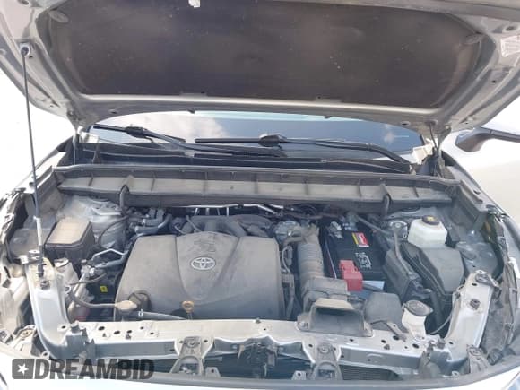 ✅ 2020 Toyota Highlander LE • VIN: 5TDBZRBH8LS511947 • Lot: 43113104. Listed on IAAI with 64,294 mi. Free auction sales archive from the USA and detailed vehicle history report at DreamBid. Image 10.