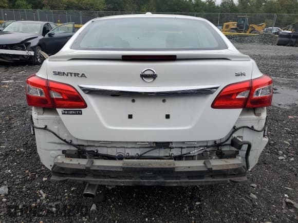 ✅ 2016 Nissan Sentra SR • VIN: 3N1AB7AP3GY269079 • Lot: 82361695. Wystawiony na Copart z przebiegiem 34 838 mil. Bezpłatny archiwum sprzedaży aukcyjnych z USA i szczegółowy raport historii pojazdu na DreamBid. Zdjęcie 6.