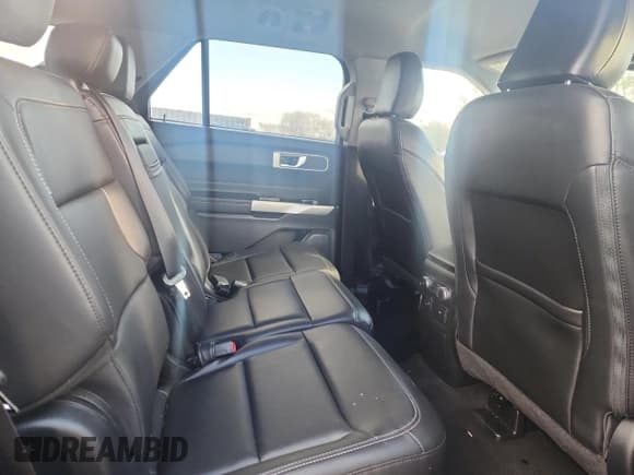 ✅ 2022 Ford Explorer XLT • VIN: 1FMSK8DH0NGB10266 • Lot: 89700535. Listed on Copart with Not provided. Free auction sales archive from the USA and detailed vehicle history report at DreamBid. Image 11.