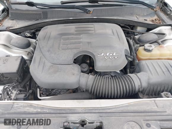 ✅ 2012 Chrysler 300 S • VIN: 2C3CCABG7CH188332 • Lot: 42568357. Listed on IAAI with 170,240 mi. Free auction sales archive from the USA and detailed vehicle history report at DreamBid. Image 10.