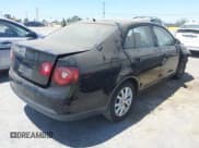 ✅ 2010 Volkswagen Jetta Limited Edition • VIN: 3VWAZ7AJ8AM073381 • Lot: 42641817. Listed on IAAI with 79,927 mi. Free auction sales archive from the USA and detailed vehicle history report at DreamBid. Image 4.