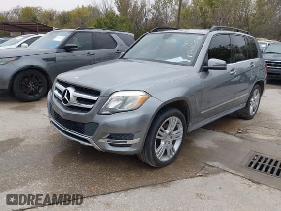 ✅ 2013 Mercedes-Benz GLK 350 • VIN: WDCGG5HB2DG020254 • Lot: 43827414. Listed on IAAI with 235,290 mi. Free auction sales archive from the USA and detailed vehicle history report at DreamBid. Image 2.