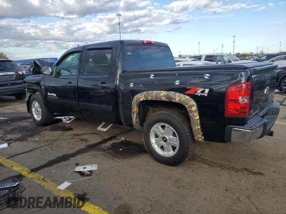 ✅ 2011 Chevrolet Silverado 1500 LT • VIN: 3GCPKSE3XBG329617 • Лот: 85758275. Опубликован ранее на Copart с пробегом 80 032 миль. Бесплатный доступ к архиву аукционных продаж из США и подробный отчёт об истории автомобиля на DreamBid. Изображение 2.