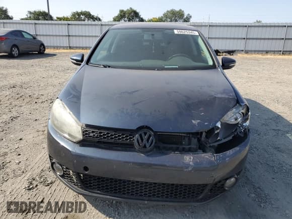 ✅ 2011 Volkswagen Golf • VIN: WVWAB7AJ7BW215681 • Lot: 59625345. Wystawiony na Copart z przebiegiem 137 163 mil. Bezpłatny archiwum sprzedaży aukcyjnych z USA i szczegółowy raport historii pojazdu na DreamBid. Zdjęcie 5.