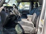 ✅ 2020 Jeep Gladiator Sport S • VIN: 1C6HJTAG5LL136535 • Lot: 64262675. Wystawiony na Copart z przebiegiem 67 177 mil. Bezpłatny archiwum sprzedaży aukcyjnych z USA i szczegółowy raport historii pojazdu na DreamBid. Zdjęcie 7.