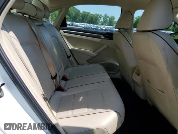 ✅ 2016 Volkswagen Passat S • VIN: 1VWAT7A37GC057489 • Lot: 59272195. Wystawiony na Copart z przebiegiem 132 725 mil. Bezpłatny archiwum sprzedaży aukcyjnych z USA i szczegółowy raport historii pojazdu na DreamBid. Zdjęcie 10.