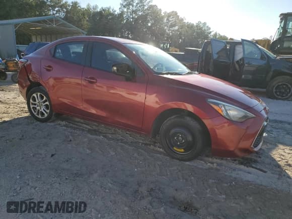 ✅ 2017 Toyota Yaris • VIN: 3MYDLBYV4HY193079 • Lot: 86450195. Wystawiony na Copart z przebiegiem 223 204 mil. Bezpłatny archiwum sprzedaży aukcyjnych z USA i szczegółowy raport historii pojazdu na DreamBid. Zdjęcie 4.