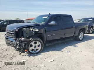 2012 Chevrolet Silverado 1500 LTZ z VIN 3GCPCTE01CG258981, wystawiony jako Copart lot #84827515 z przebiegiem 156 393 mil mil oraz Szkoda całkowita • Salvage title. Historia ofert i sprzedaży dostępna na DreamBid. Obrazek 1.