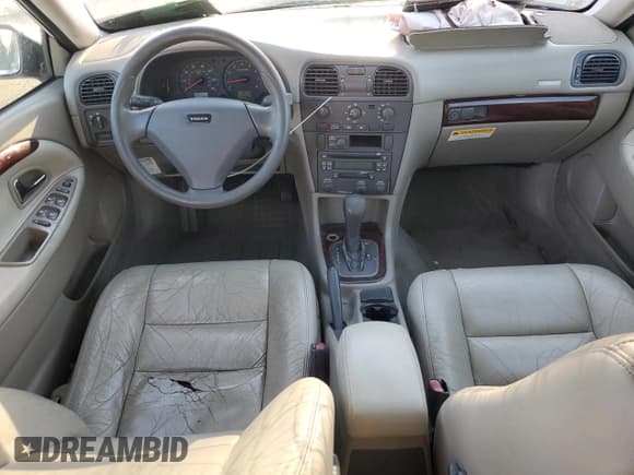 ✅ 2003 Volvo S40 • VIN: YV1VS27583F975077 • Lot: 90726395. Wystawiony na Copart z przebiegiem 131 575 mil. Bezpłatny archiwum sprzedaży aukcyjnych z USA i szczegółowy raport historii pojazdu na DreamBid. Zdjęcie 8.