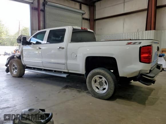 ✅ 2015 Chevrolet Silverado 2500HD LTZ • VIN: 1GC1KWEG4FF107162 • Лот: 93418935. Опубликован ранее на Copart с пробегом Не указан. Бесплатный доступ к архиву аукционных продаж из США и подробный отчёт об истории автомобиля на DreamBid. Изображение 2.