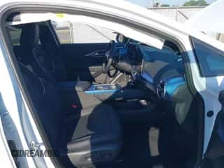 2025 Chevrolet Equinox EV LT2 z VIN 3GN7DNRP0SS201982, wystawiony jako IAAI lot #42996373 z przebiegiem 860 mil mil oraz . Historia ofert i sprzedaży dostępna na DreamBid. Obrazek 5.