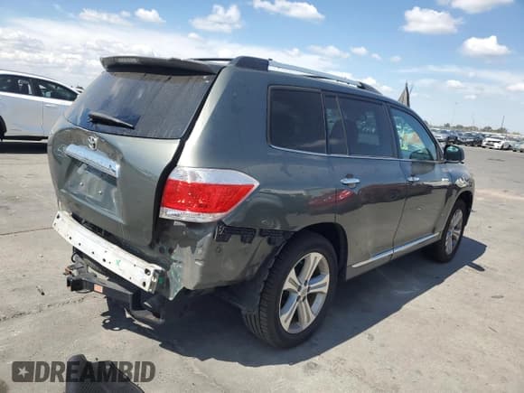 ✅ 2013 Toyota Highlander Limited • VIN: 5TDYK3EH3DS138342 • Lot: 72017675. Listed on Copart with 184,970 mi. Free auction sales archive from the USA and detailed vehicle history report at DreamBid. Image 3.