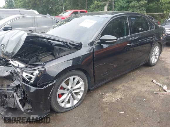 ✅ 2019 Volkswagen Passat Wolfsburg Edition • VIN: 1VWLA7A3XKC006947 • Lot: 42859960. Listed on IAAI with 93,587 mi. Free auction sales archive from the USA and detailed vehicle history report at DreamBid. Image 2.