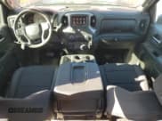 ✅ 2024 Chevrolet Silverado 2500HD Custom • VIN: 2GC4YME75R1114388 • Lot: 85753175. Wystawiony na Copart z przebiegiem 58 666 mil. Bezpłatny archiwum sprzedaży aukcyjnych z USA i szczegółowy raport historii pojazdu na DreamBid. Zdjęcie 8.