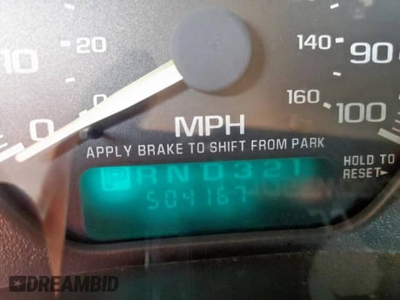 2002 Chevrolet Silverado 1500 with VIN 1GCEC14W32Z284577, listed as a Copart auction lot 69987265 with 504,167 mi miles and Salvage title. Bid and sale history available at DreamBid. Image 9.