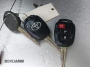 ✅ 2018 Toyota Highlander LE • VIN: 5TDBZRFH0JS840018 • Lot: 41621355. Wystawiony na IAAI z przebiegiem 128 495 mil. Bezpłatny archiwum sprzedaży aukcyjnych z USA i szczegółowy raport historii pojazdu na DreamBid. Zdjęcie 11.