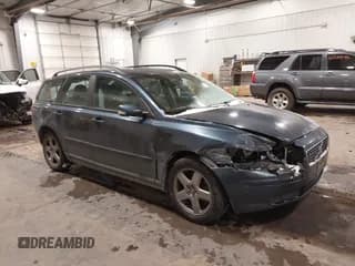 ✅ 2005 Volvo V50 • VIN: YV1MJ682852096117 • Лот: 41532856. Опубликован ранее на IAAI с пробегом 122 262 миль. Бесплатный доступ к архиву аукционных продаж из США и подробный отчёт об истории автомобиля на DreamBid. Изображение 1.