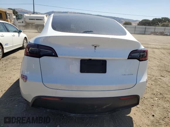 ✅ 2024 Tesla Model Y Long Range • VIN: 7SAYGDEE0RF983516 • Лот: 57849975. Опубликован ранее на Copart с пробегом 6 614 миль. Бесплатный доступ к архиву аукционных продаж из США и подробный отчёт об истории автомобиля на DreamBid. Изображение 6.
