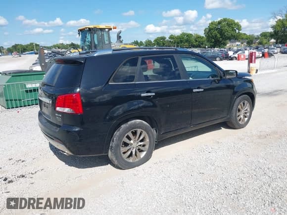 ✅ 2011 Kia Sorento SX • VIN: 5XYKW4A26BG092579 • Лот: 42970594. Опубликован ранее на IAAI с пробегом 178 637 миль. Бесплатный доступ к архиву аукционных продаж из США и подробный отчёт об истории автомобиля на DreamBid. Изображение 4.