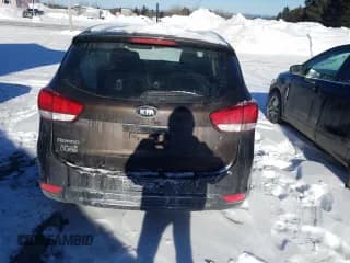 ✅ 2015 Kia Rondo LX • VIN: KNAHT8A37F7093260 • Lot: 45022225. Wystawiony na Copart z przebiegiem 124 839 mil. Bezpłatny archiwum sprzedaży aukcyjnych z USA i szczegółowy raport historii pojazdu na DreamBid. Zdjęcie 6.