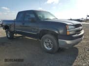 ✅ 2004 Chevrolet Silverado 2500HD LS • VIN: 1GCHK29U54E393775 • Lot: 54620215. Wystawiony na Copart z przebiegiem 207 992 mil. Bezpłatny archiwum sprzedaży aukcyjnych z USA i szczegółowy raport historii pojazdu na DreamBid. Zdjęcie 4.