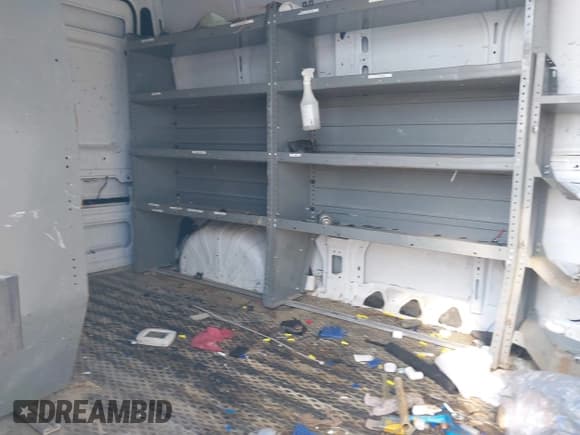 ✅ 2018 Ram ProMaster Cargo • VIN: 3C6TRVBG6JE122730 • Lot: 40410502. Wystawiony na IAAI z przebiegiem 60 200 mil. Bezpłatny archiwum sprzedaży aukcyjnych z USA i szczegółowy raport historii pojazdu na DreamBid. Zdjęcie 8.