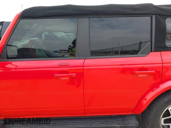 ✅ 2022 Ford Bronco • VIN: 1FMDE5DH7NLA98557 • Lot: 41746093. Wystawiony na IAAI z przebiegiem 61 718 mil. Bezpłatny archiwum sprzedaży aukcyjnych z USA i szczegółowy raport historii pojazdu na DreamBid. Zdjęcie 15.