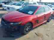 2022 Toyota Camry SE z VIN 4T1G11AK7NU036054, wystawiony jako IAAI lot #43036833 z przebiegiem 106 915 mil mil oraz . Historia ofert i sprzedaży dostępna na DreamBid. Obrazek 2.