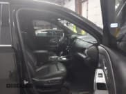 ✅ 2022 Chevrolet Traverse LT • VIN: 1GNEVHKW3NJ124361 • Lot: 41033053. Wystawiony na IAAI z przebiegiem 27 869 mil. Bezpłatny archiwum sprzedaży aukcyjnych z USA i szczegółowy raport historii pojazdu na DreamBid. Zdjęcie 5.