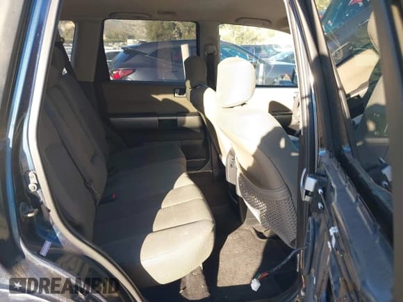 ✅ 2004 Mitsubishi Endeavor LS • VIN: 4A4MM21S94E067103 • Lot: 43870952. Listed on IAAI with 227,474 mi. Free auction sales archive from the USA and detailed vehicle history report at DreamBid. Image 8.