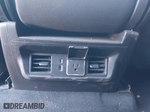 2024 Chevrolet Silverado 1500 LT с VIN 3GCPDDEK9RG261432, выставлен на аукционе IAAI как лот 43302717 с пробегом 18 579 миль миль и . История ставок и продаж доступна на DreamBid. Изображение 20.