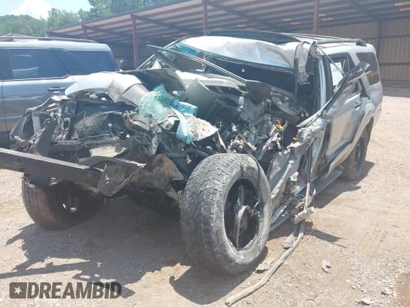 ✅ 2004 Toyota 4Runner SR5 • VIN: JTEZU14R948011611 • Lot: 42608184. Listed on IAAI with Not provided. Free auction sales archive from the USA and detailed vehicle history report at DreamBid. Image 2.