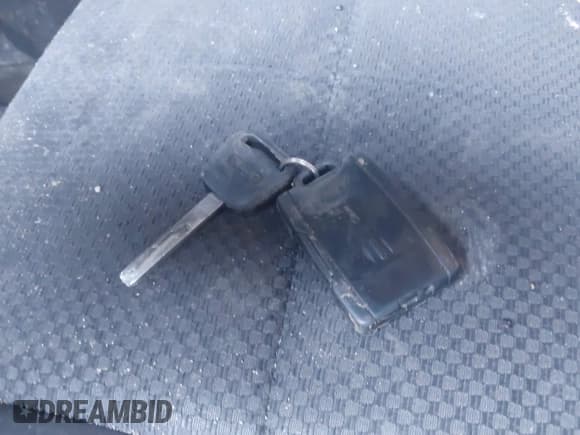 ✅ 2015 GMC Sierra 2500HD SLE • VIN: 1GT22YEGXFZ143906 • Lot: 41773661. Listed on IAAI with 170,160 mi. Free auction sales archive from the USA and detailed vehicle history report at DreamBid. Image 11.