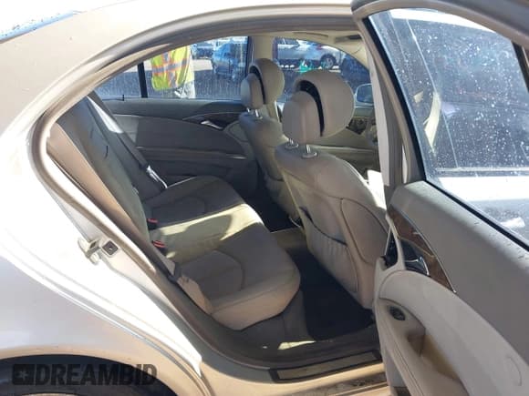 ✅ 2008 Mercedes-Benz E 350 Luxury • VIN: WDBUF56X08B291647 • Lot: 43579643. Wystawiony na IAAI z przebiegiem 201 085 mil. Bezpłatny archiwum sprzedaży aukcyjnych z USA i szczegółowy raport historii pojazdu na DreamBid. Zdjęcie 8.