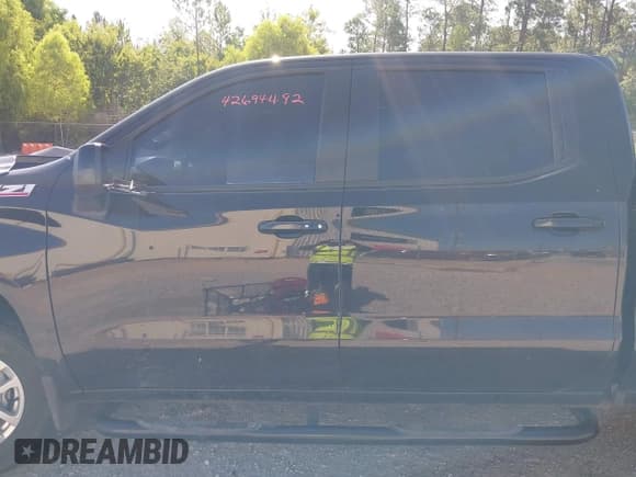 ✅ 2021 Chevrolet Silverado 1500 RST • VIN: 1GCUYEEDOMZ414772 • Lot: 42694482. Wystawiony na IAAI z przebiegiem 47 696 mil. Bezpłatny archiwum sprzedaży aukcyjnych z USA i szczegółowy raport historii pojazdu na DreamBid. Zdjęcie 14.