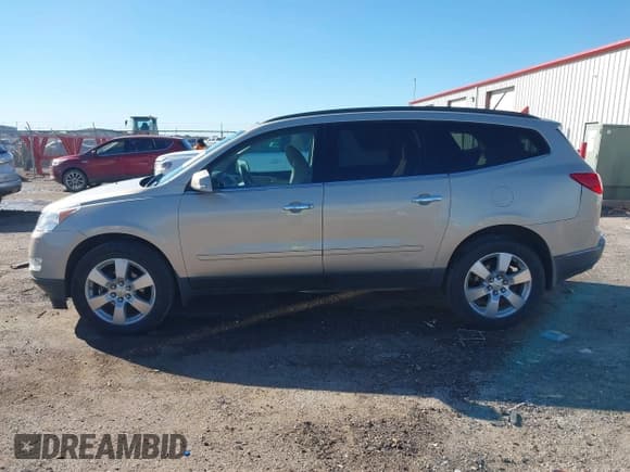 ✅ 2012 Chevrolet Traverse LTZ • VIN: 1GNKVLED3CJ238146 • Lot: 43528464. Wystawiony na IAAI z przebiegiem 230 680 mil. Bezpłatny archiwum sprzedaży aukcyjnych z USA i szczegółowy raport historii pojazdu na DreamBid. Zdjęcie 14.