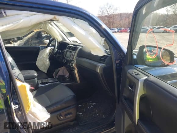 ✅ 2016 Toyota 4Runner Limited • VIN: JTEBU5JR5G5391243 • Lot: 43680250. Wystawiony na IAAI z przebiegiem 105 669 mil. Bezpłatny archiwum sprzedaży aukcyjnych z USA i szczegółowy raport historii pojazdu na DreamBid. Zdjęcie 5.