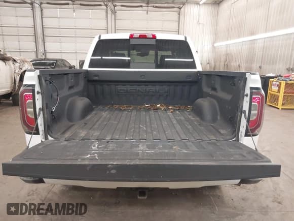 ✅ 2017 GMC Sierra 1500 Denali • VIN: 3GTU2PEJXHG240654 • Lot: 42549730. Listed on IAAI with 157,480 mi. Free auction sales archive from the USA and detailed vehicle history report at DreamBid. Image 17.