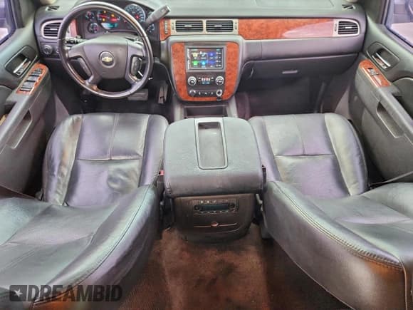 ✅ 2014 Chevrolet Tahoe LS • VIN: 1GNSCAE05ER186613 • Lot: 93257975. Wystawiony na Copart z przebiegiem 191 979 mil. Bezpłatny archiwum sprzedaży aukcyjnych z USA i szczegółowy raport historii pojazdu na DreamBid. Zdjęcie 8.