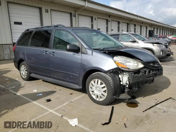 2009 Toyota Sienna LE z VIN 5TDZK23C29S287449, wystawiony jako Copart lot #81844665 z przebiegiem 110 099 mil mil oraz Szkoda całkowita • Salvage title. Historia ofert i sprzedaży dostępna na DreamBid. Obrazek 4.
