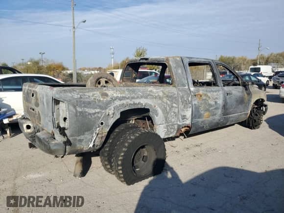 2006 Dodge 3500 SLT z VIN 3D7MX49C26G240422, wystawiony jako Copart lot #77147624 z przebiegiem Nie podano mil oraz Nie do naprawy • Non repairable. Historia ofert i sprzedaży dostępna na DreamBid. Obrazek 3.