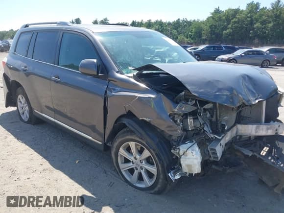 ✅ 2011 Toyota Highlander • VIN: 5TDBK3EH0BS047063 • Lot: 42633679. Listed on IAAI with 197,983 mi. Free auction sales archive from the USA and detailed vehicle history report at DreamBid. Image 1.