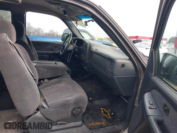 ✅ 2000 Chevrolet Silverado 1500 LS • VIN: 1GCEC19V8YZ336729 • Лот: 43858171. Опубликован ранее на IAAI с пробегом 301 008 миль. Бесплатный доступ к архиву аукционных продаж из США и подробный отчёт об истории автомобиля на DreamBid. Изображение 5.