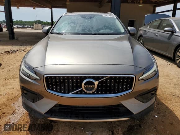 ✅ 2020 Volvo V60 • VIN: YV4102WKXL1048173 • Лот: 50684014. Опубликован ранее на Copart с пробегом 40 863 миль. Бесплатный доступ к архиву аукционных продаж из США и подробный отчёт об истории автомобиля на DreamBid. Изображение 5.