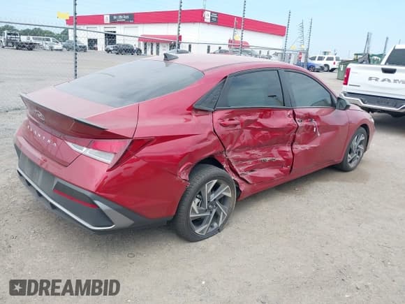 ✅ 2025 Hyundai Elantra SEL Sport • VIN: KMHLM4DGXSU889073 • Lot: 43027867. Listed on IAAI with 7,473 mi. Free auction sales archive from the USA and detailed vehicle history report at DreamBid. Image 4.
