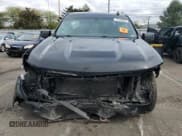 ✅ 2021 Chevrolet Silverado 1500 LT Trail Boss • VIN: 3GCPYFED8MG348572 • Lot: 73159694. Wystawiony na Copart z przebiegiem 63 750 mil. Bezpłatny archiwum sprzedaży aukcyjnych z USA i szczegółowy raport historii pojazdu na DreamBid. Zdjęcie 5.