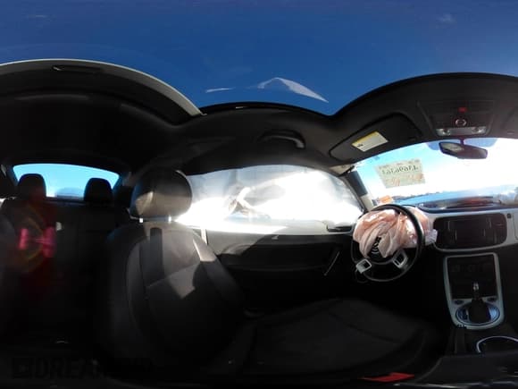 ✅ 2018 Volkswagen Beetle SE • VIN: 3VWJD7AT7JM711667 • Лот: 43696363. Опубликован ранее на IAAI с пробегом 60 156 миль. Бесплатный доступ к архиву аукционных продаж из США и подробный отчёт об истории автомобиля на DreamBid. Изображение 19.